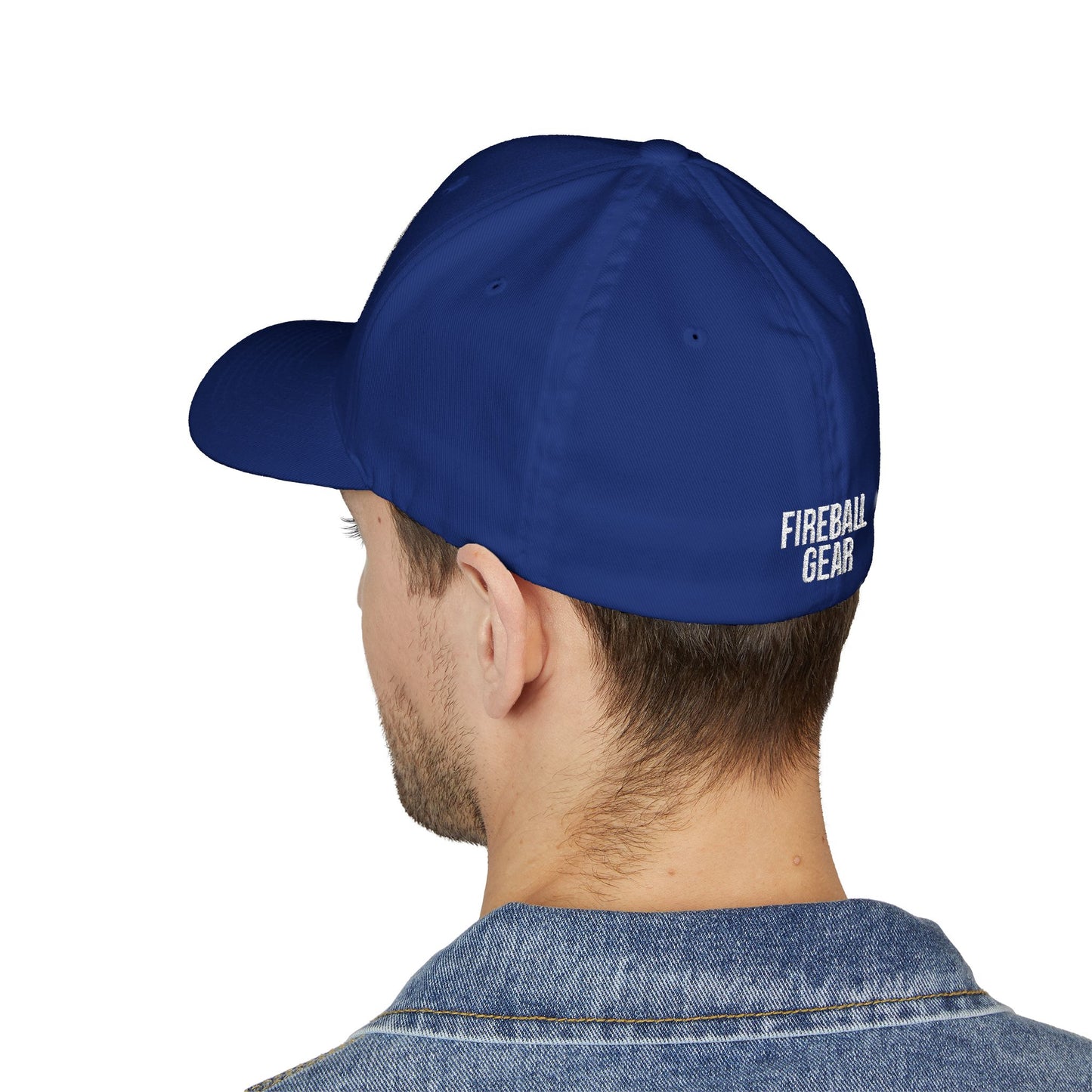 Gorra de béisbol bordada FlexFit de la serie Beast Mode - Flame & Gear - Blanca